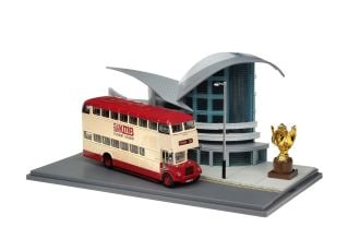 1:76 模型 - 丹拿E CVG6LX-34型巴士十點五米(金紫荊場景版)  (路線75A)